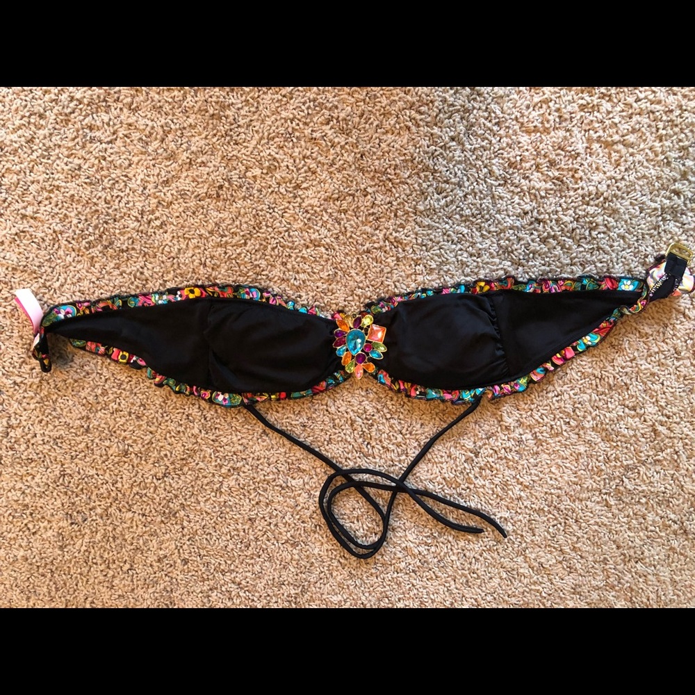 M Vic Secret bikini top w/Small bottoms
